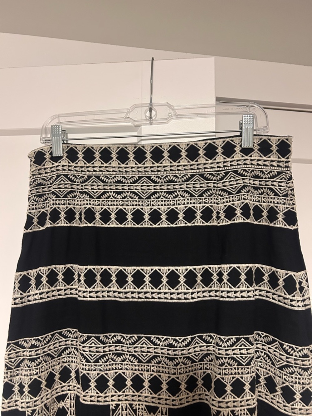 Zara Black White Embroidered
Midi Skirt With Ruffled Hem - Picture 4 of 4